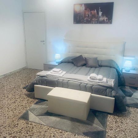 Bed and Breakfast Le Stanze Di Sofia Salerno Exterior foto