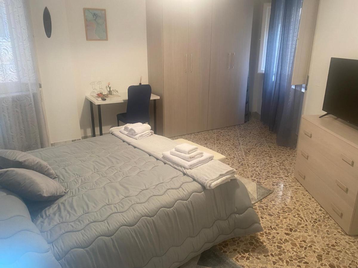 Bed and Breakfast Le Stanze Di Sofia Salerno Exterior foto